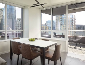 Luxury 2-Bedroom Suite w/Balcony, Pools, Gym & More in Seattle's Heart! 4