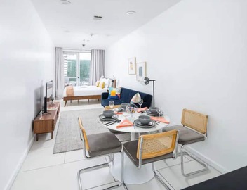 Chic Midtown Studio with Patio #203 4