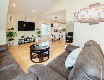 Family-Friendly 3BR Apt - Easy Downtown Boston Accesss - near Franklin Park 603 5