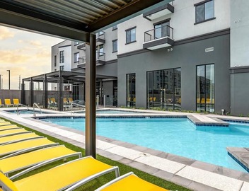 Landing | Modern 2BD, Game Room, Rooftop Lounge 3