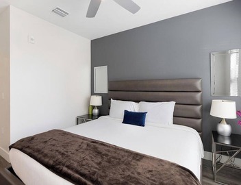 Landing | Incredible 3BD, Gym, Pool 2