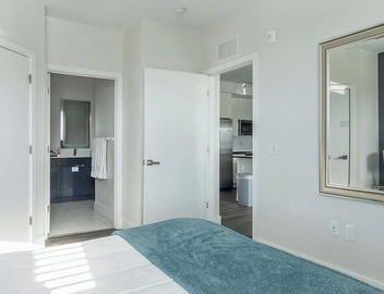 Landing | Modern 2BD, Pool, Gym 3