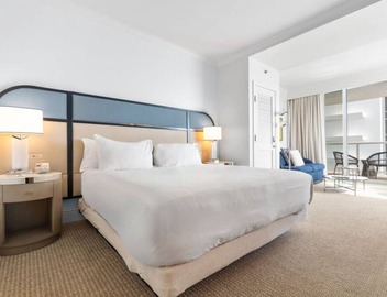 Fontainebleau II Tresor Jr Suite Ocean View 2