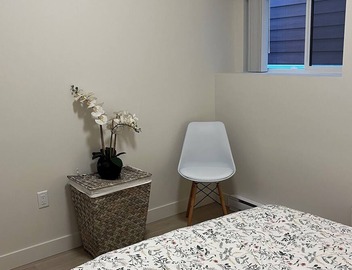 Beautiful, bright and brand new suite-apartment 3