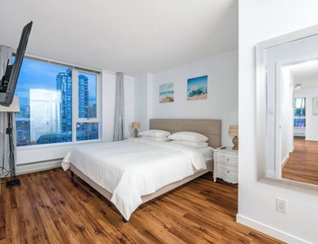 270° Rare Found downtown Ocean/Mountain/St View/King Suite/Pool/Hot Tub/Sauna 3