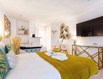 Love room - 2P with Jacuzzi 3