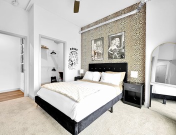 2BR Skyline Suite - Free Parking & Walk to Broadway 3