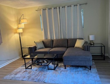 Vintage 2 Bedroom Condo Lake Eola View 4