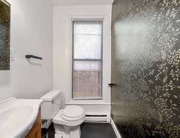 Historic Beacon Hill Charm: Modern Apt w/Patio, High-Speed WiFi, Steps to Cafes and Boston Commons! 5