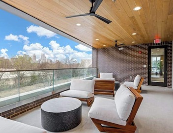 Cozy 1-bedroom condo, fitness room in brilliant Atlanta-Ponce City Market Area 4