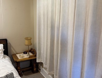 Charming 4-bedroom bed & breakfast in Marksville with AC, WiFi and full Kitchen. 5