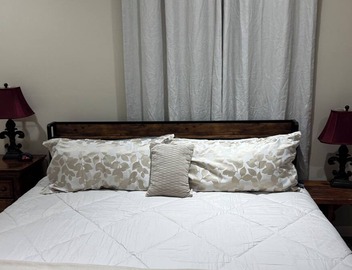 Charming 4-bedroom bed & breakfast in Marksville with AC, WiFi and full Kitchen. 3