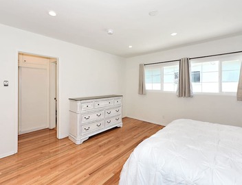 ING5- Charming 2-bedroom 2 bath apartment in nice Los Angeles with WiFi, AC 3