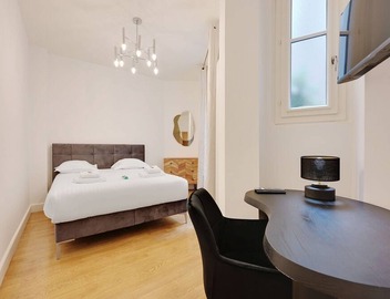 Superb apartment with terrace 2BR/4P Trocadero 2
