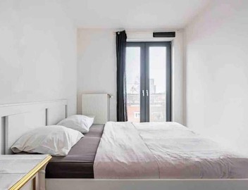 5 minutes from Central Station! Spacious and bright family apartment with roof terrace. 3