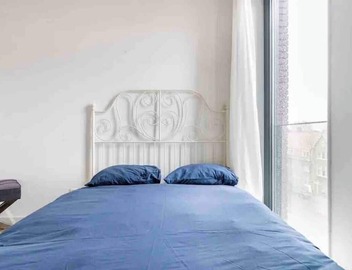 5 minutes from Central Station! Spacious and bright family apartment with roof terrace. 3