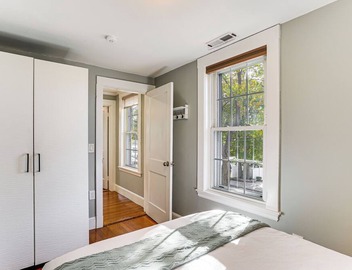 Walk to Constitution Beach: Mid-Century Boston Gem 3