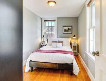 Walk to Constitution Beach: Mid-Century Boston Gem 2