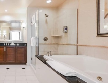 SVS: 2BD Suite | SPHERE & Strip Views | Private Balcony | Signature at MGM 4