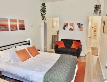 Studio Condo, Steps to Beach and 2nd St, Sleeps 2 3