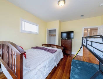 Large 4BR Apt near Marina Bay Easy Access to I-93 Family Summer Retreat 90/3 4