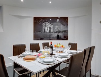 TBS 299 - Pretty suite near Notre-Dame Cathedral 3