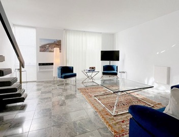 Coastal Retreat Steps from the Santa Monica Beach 4