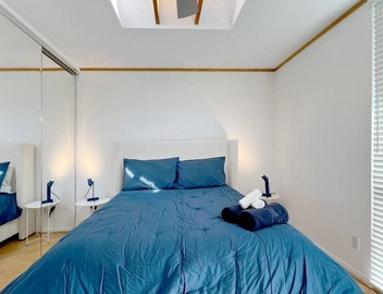 Coastal Retreat Steps from the Santa Monica Beach 2