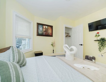 Cozy 5BR Milton Home Pet-Friendly near I-93 & Blue Hills 14-2 2