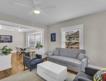 Spacious KC Stay: 2 Bedrooms Near Stadiums, BBQ, Jazz & Fountains! 2