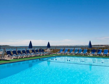 1 Bedroom 1.5 Bath Townhouse, Green Harbor Resort, Canoe Rentals, Sun Umbrellas 2