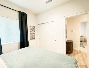 Cozy 2-bedroom apt West University Health Sciences Pomona 5