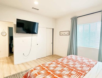 Cozy 2-bedroom apt West University Health Sciences Pomona 5
