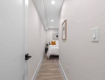 Central 2-BR City Sanctuary - Commuter-Friendly 3
