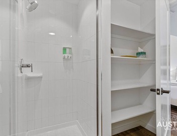 Vibrant Austin Studio | Balcony + Parking + Wi-Fi 3