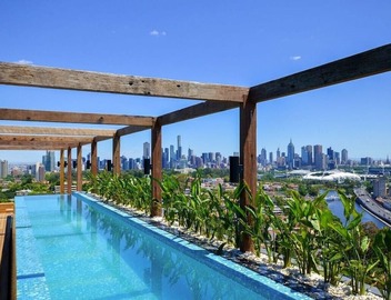 Yarra House apartment with stunning views 5