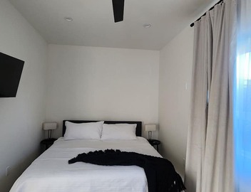 Ladera Heights Retreat, close to LAX, SOFI and the beach, centrally located. 2