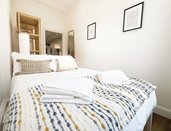 Bright and Cosy home 100m from Trafalgar Square 4