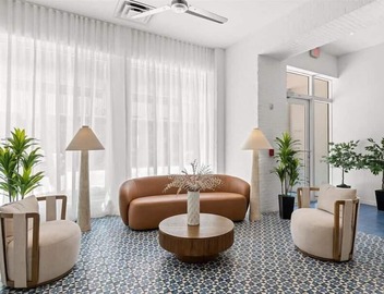 Pool, Terrace & ATM Onsite! Prime Miami Studio nr Beaches 3