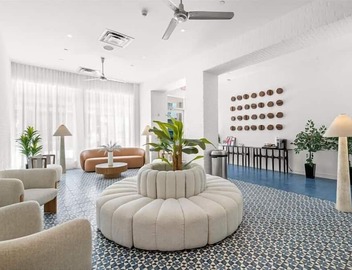 Pool, Terrace & ATM Onsite! Prime Miami Studio nr Beaches 5