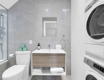 Bakan- Queen 1Bedroom Old Montreal 5