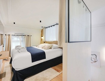 Elegant apartment with 2 rooms 3