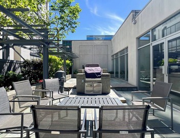 Stunning 1-Bedroom Condo in the Heart of Vancouver 3