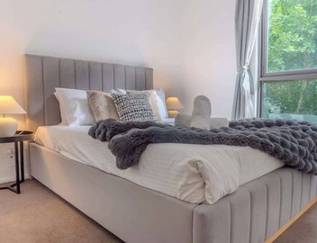 2BR Apt in Docklands WiFi City walk Water nearby 2