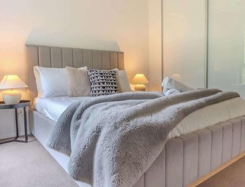 2BR Apt in Docklands WiFi City walk Water nearby 3