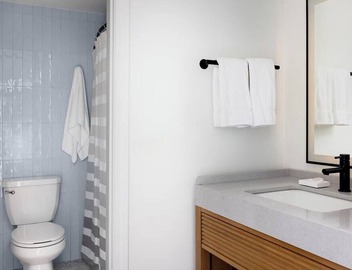 Scenic River View Room, Outdoor Pool w/Scenic View, Near Bass River Lighthouse 2