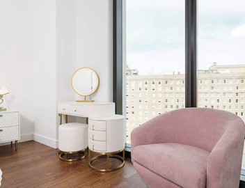 Back-Bay 2BR Condo w Roof top, Gym, Parking 2