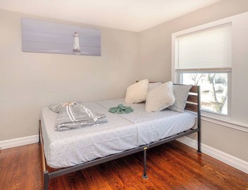 Romantic 2BR Quincy Retreat Pet-Friendly Wollaston Beach & Red Line 74R 5