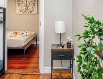 Romantic 2BR Quincy Retreat Pet-Friendly Wollaston Beach & Red Line 74R 4