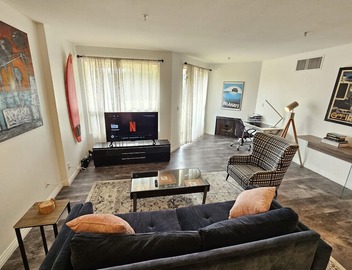 Private condo with cozy beach vibes in Venice! 4